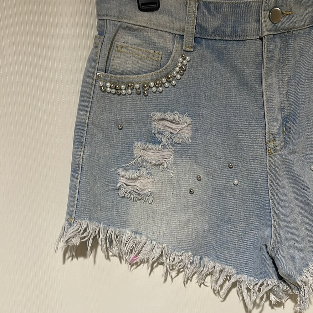 J NNA Denim Shorts with Pearl Accents Large - Picture 4 of 10